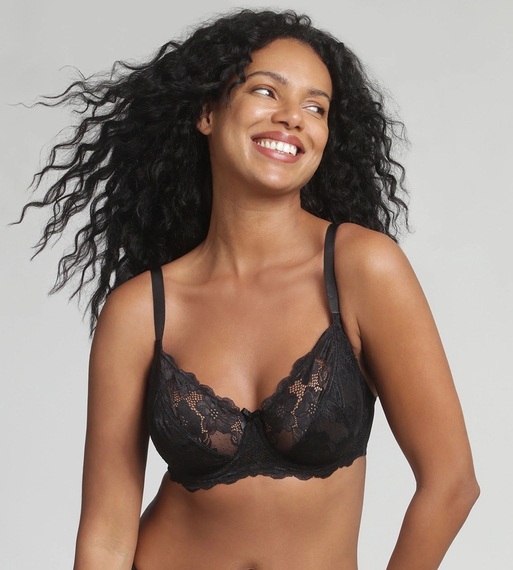 Reggiseno balconcino con ferretto nero Essential Elegance